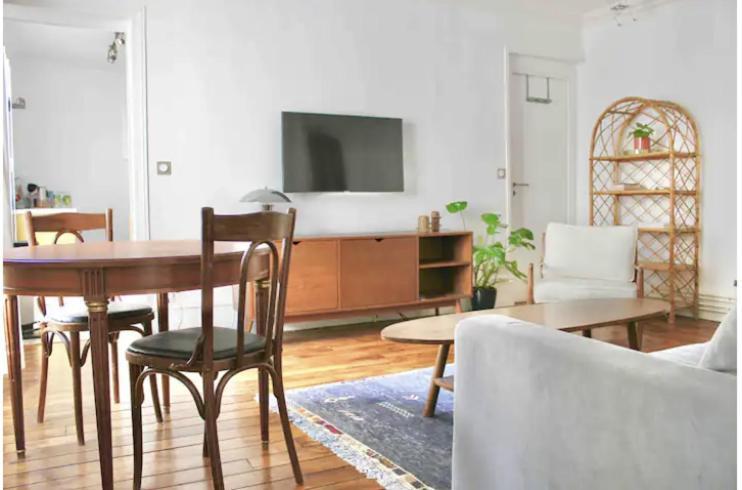 Au Calme A Montmartre 40m2 * Parijs