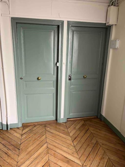 Au Calme A Montmartre 40m2 * Parijs
