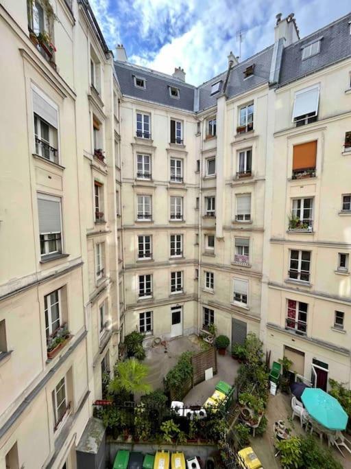 Au Calme A Montmartre 40m2 Appartement *