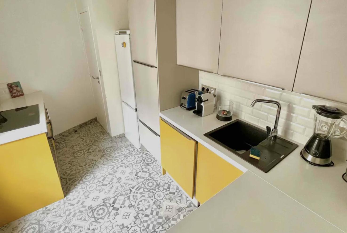 Appartement Au Calme A Montmartre 40m2 Parijs