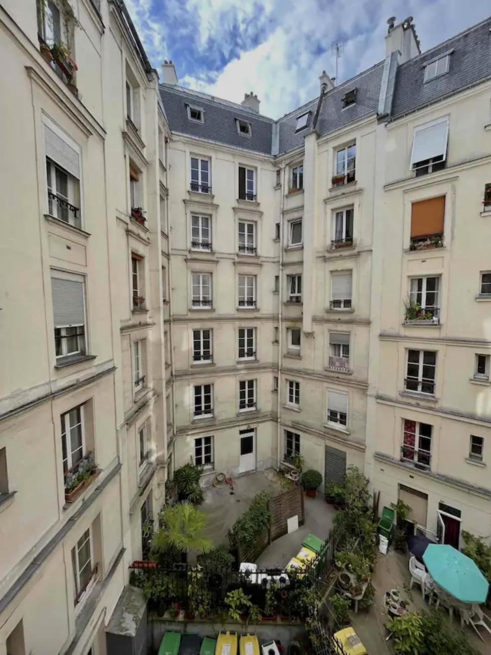 Au Calme A Montmartre 40m2 Appartement *