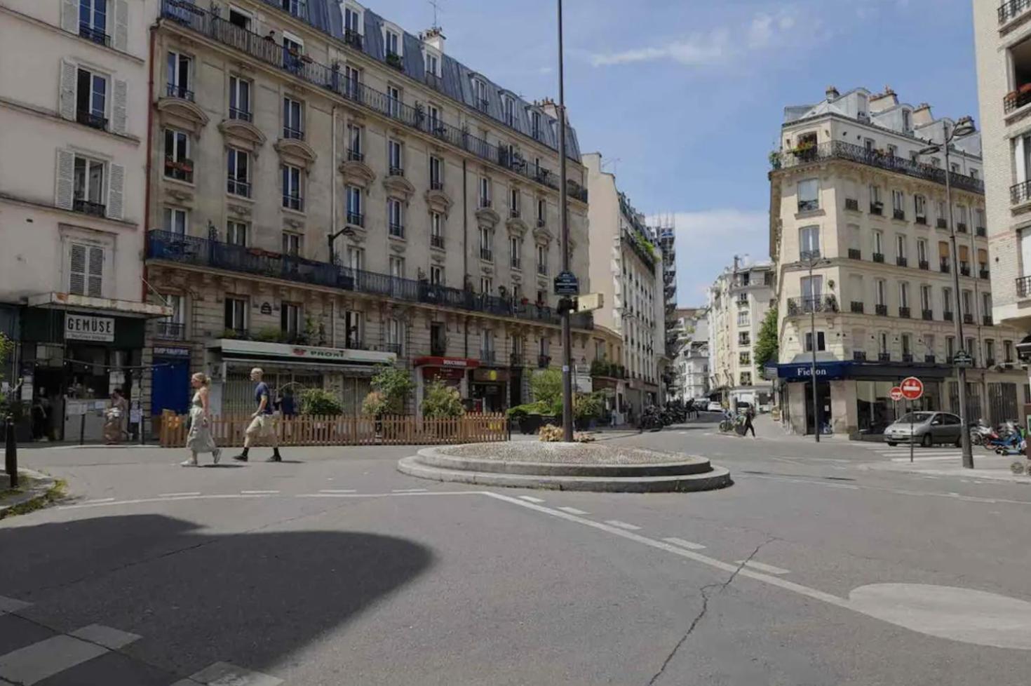 Au Calme A Montmartre 40m2 Parijs